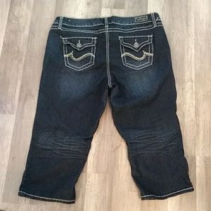 5/$20💜Dark Wash Royalty Capris